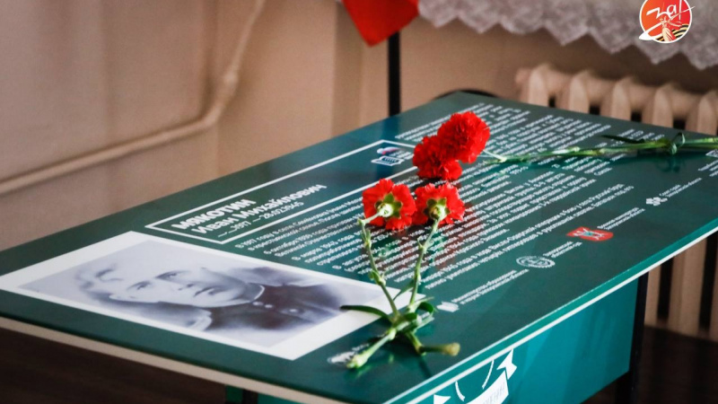 В Семёновской школе №24 открыли «Парту Героя». АНО "ЗаМедиа"