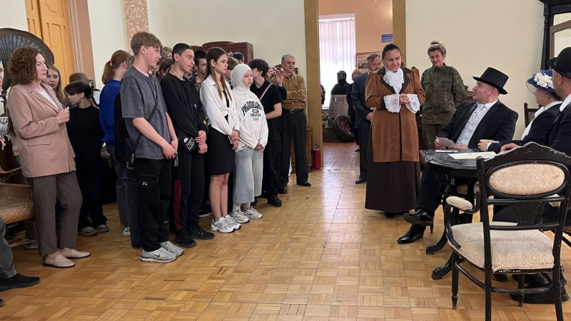 В Мелитопольском краеведческом музее прошла необычная экскурсия. АНО "ЗаМедиа"