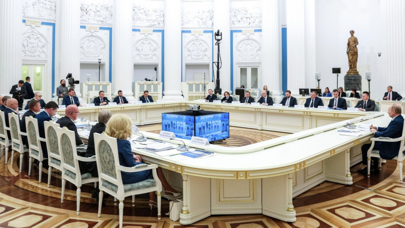 Владимир Путин провёл совещание по вопросам социально-экономического развития новых субъектов России. АНО "ЗаМедиа"