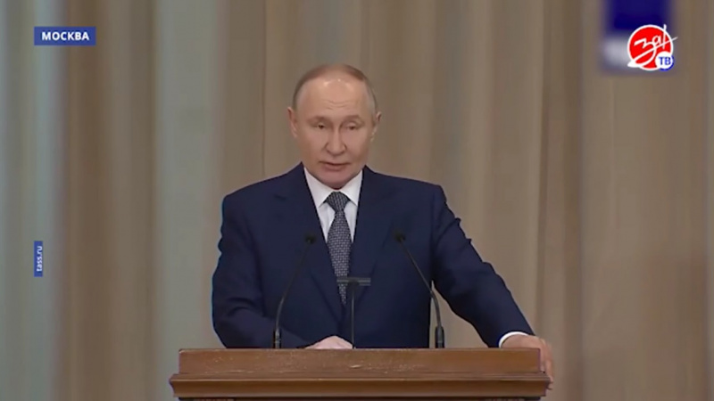 Владимир Путин выступил на совещании российских судей. АНО "ЗаМедиа"