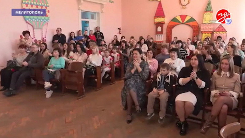 К 8 марта в Приазовском Доме культуры состоялся праздничный концерт. АНО "ЗаМедиа"