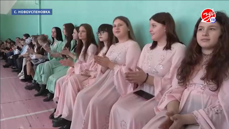 В Новоуспеновской школе состоялся праздник «Казачьи забавы». АНО "ЗаМедиа"