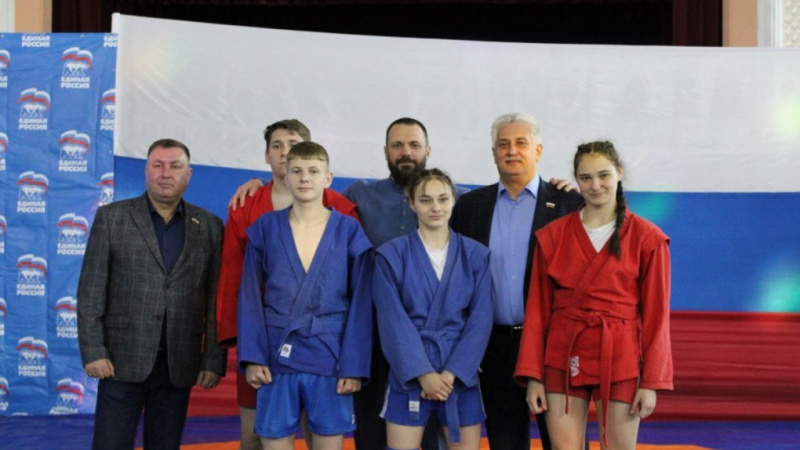 Молодежь Дмитровки получила зал для занятий самбо. АНО "ЗаМедиа"