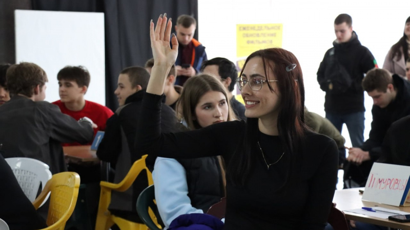 Новые возможности для молодежи: В Бердянске открылся молодежный клуб «Ты в центре!». АНО "ЗаМедиа"