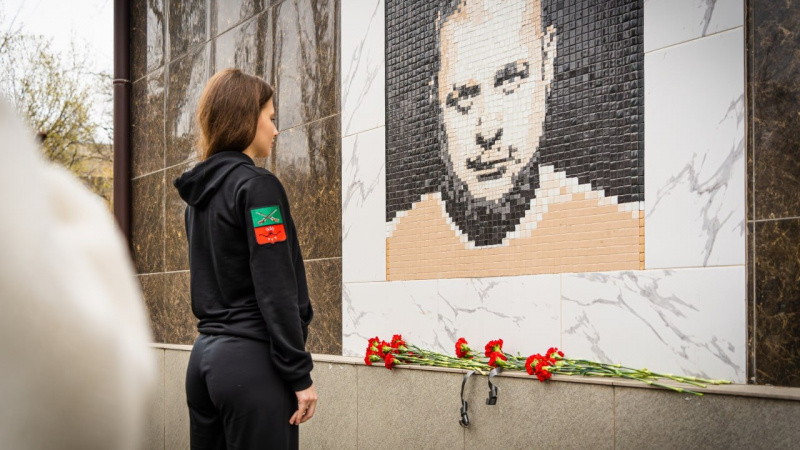 Молодёжь Запорожской области почтила память погибшего военкора Владлена Татарского. АНО "ЗаМедиа"
