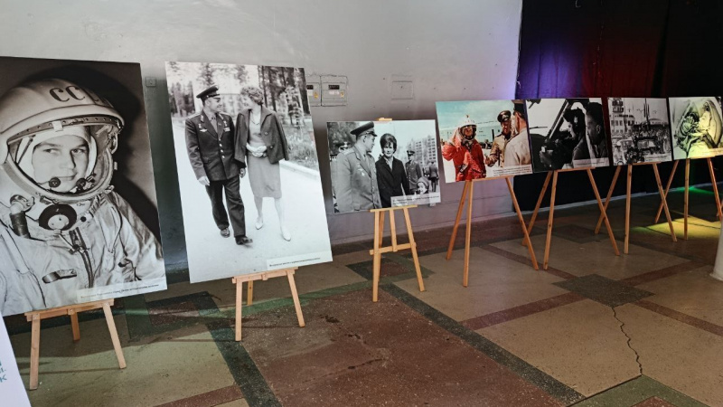 В Бердянске открылась фотовыставка «Женское лицо российского космоса». АНО "ЗаМедиа"