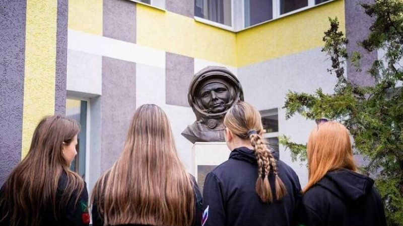 Запорожская молодёжь почтила память великого космонавта Юрия Гагарина. АНО "ЗаМедиа"