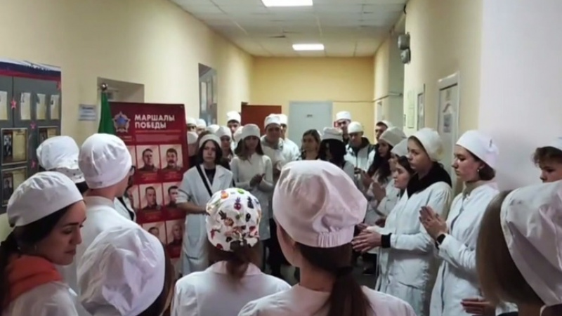 Бердянские студенты-медики открыли патриотический стенд «Герои Запорожской области». АНО "ЗаМедиа"